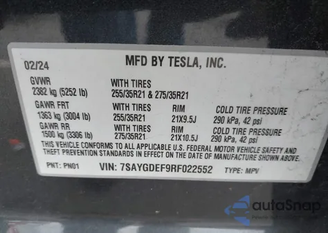 2024 Tesla Model Y Performance Dual Motor All-Wheel Drive z USA, uszkodzony, nr VIN 7SAYGDEF9RF022552